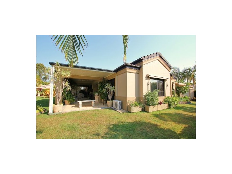 2 Stingray Crescent, Burleigh Waters QLD 4220