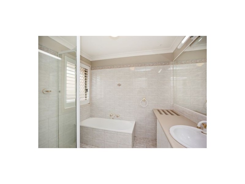 66 Wedgebill Parade, Burleigh Waters QLD 4220