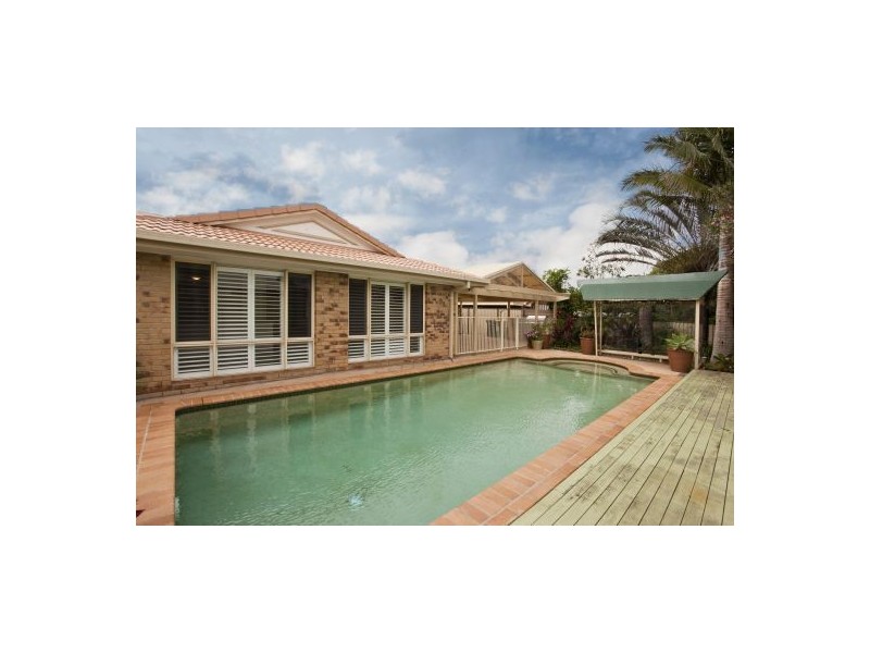 66 Wedgebill Parade, Burleigh Waters QLD 4220