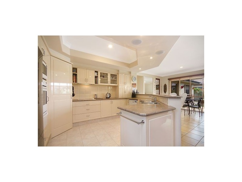 6 Shoalwater Court, Burleigh Waters QLD 4220