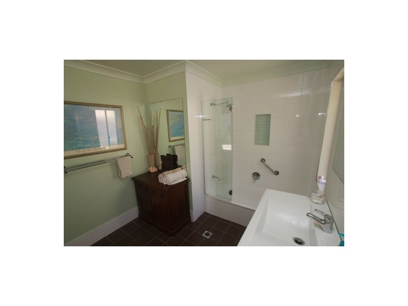 24 Lemana Lane, Burleigh Heads QLD 4220