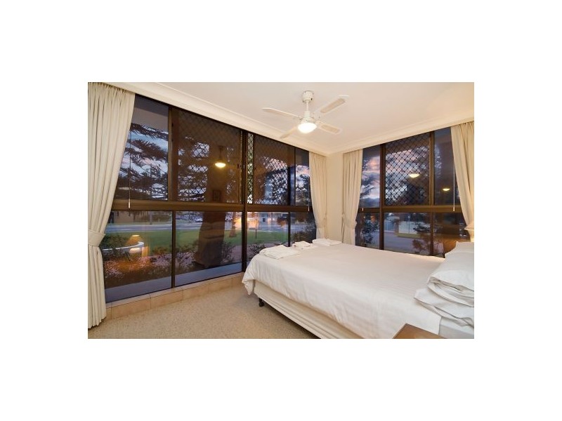 1/125 Albatross Avenue, Mermaid Beach QLD 4218