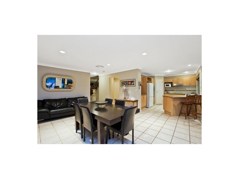 186 Dunlin Drive, Burleigh Waters QLD 4220