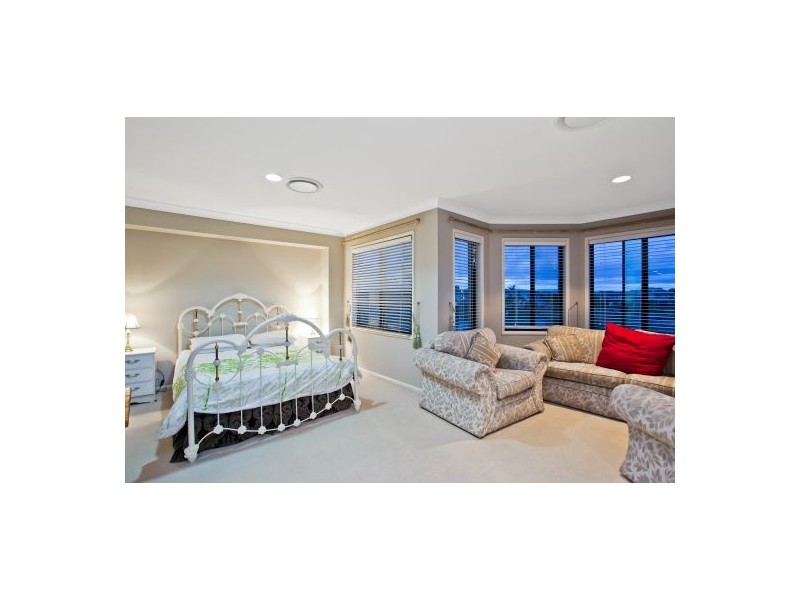 186 Dunlin Drive, Burleigh Waters QLD 4220