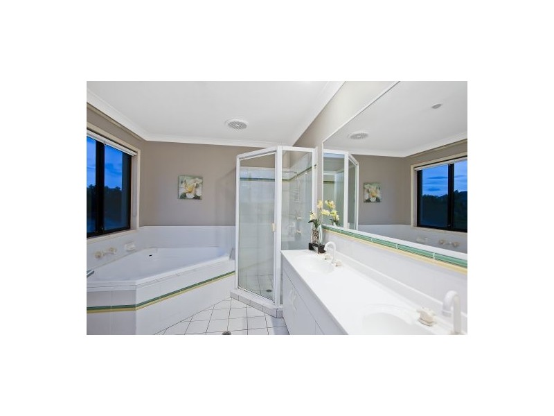 186 Dunlin Drive, Burleigh Waters QLD 4220