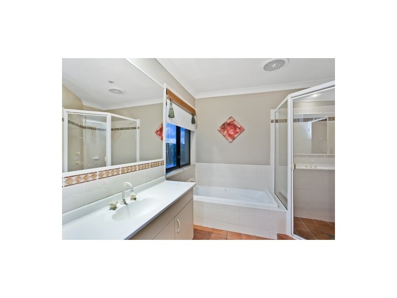 186 Dunlin Drive, Burleigh Waters QLD 4220