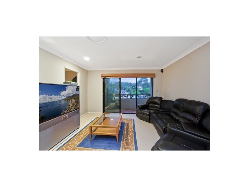 186 Dunlin Drive, Burleigh Waters QLD 4220