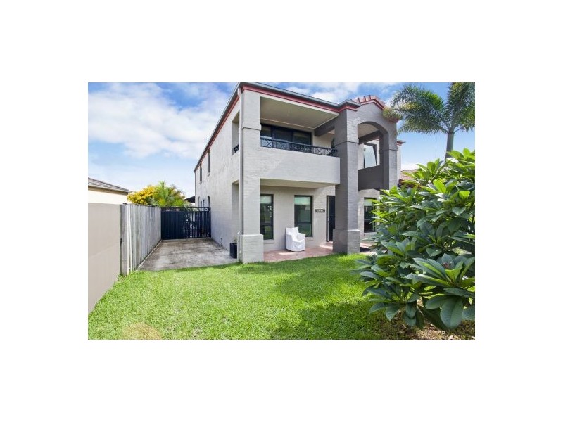 186 Dunlin Drive, Burleigh Waters QLD 4220