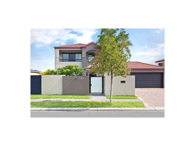 186 Dunlin Drive, Burleigh Waters QLD 4220