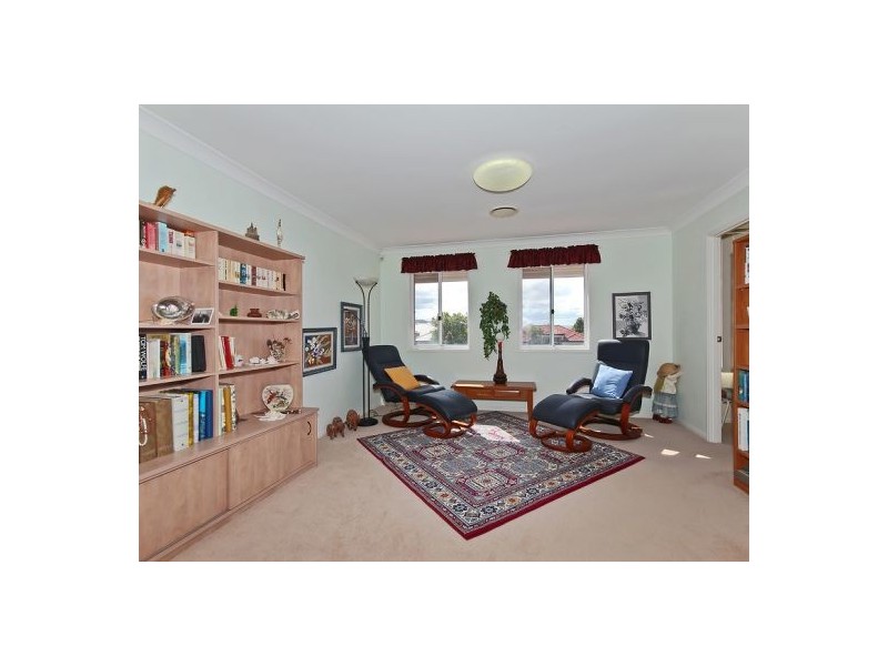 136 Dunlin Drive, Burleigh Waters QLD 4220