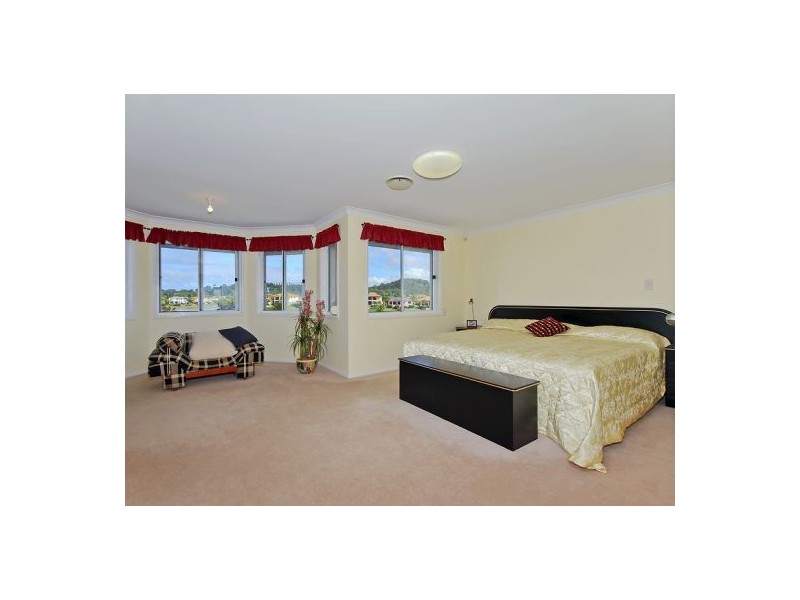 136 Dunlin Drive, Burleigh Waters QLD 4220