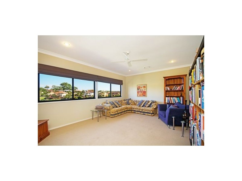 8 Crozet Court, Burleigh Waters QLD 4220