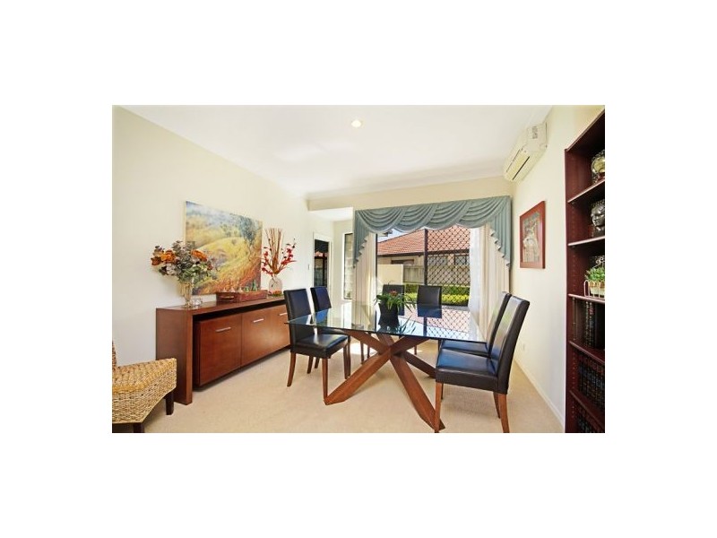 8 Crozet Court, Burleigh Waters QLD 4220