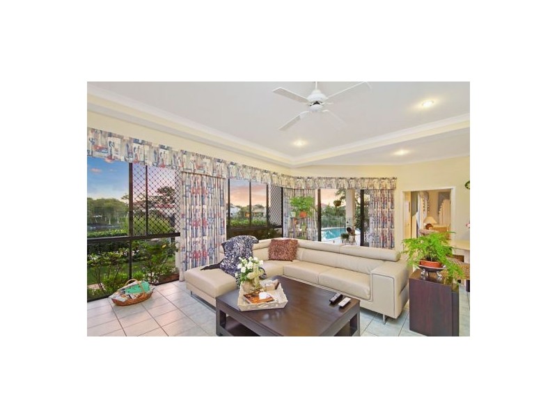 8 Crozet Court, Burleigh Waters QLD 4220