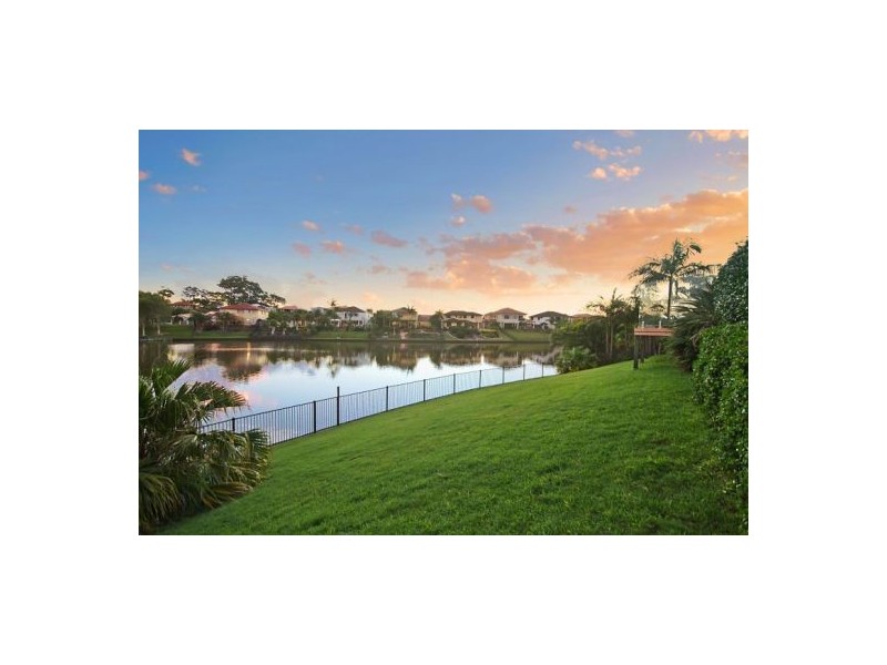 8 Crozet Court, Burleigh Waters QLD 4220