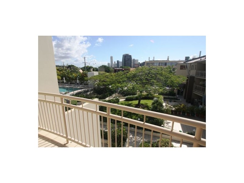 52/4 Park Avenue, Burleigh Heads QLD 4220