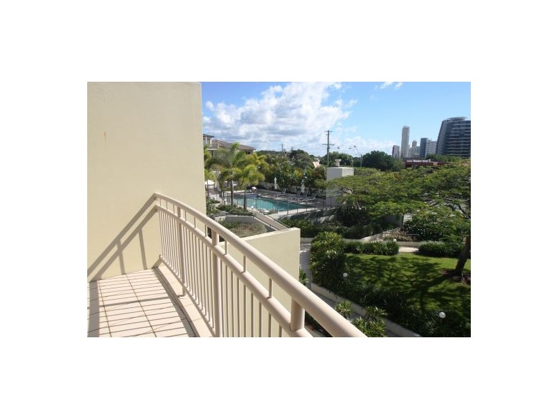 52/4 Park Avenue, Burleigh Heads QLD 4220
