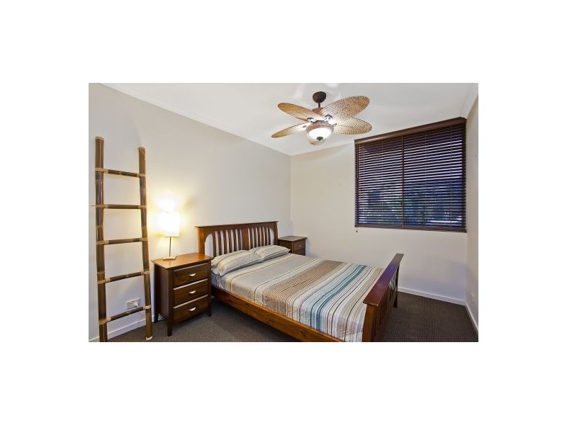 2056/1 Ocean Street, Burleigh Heads QLD 4220