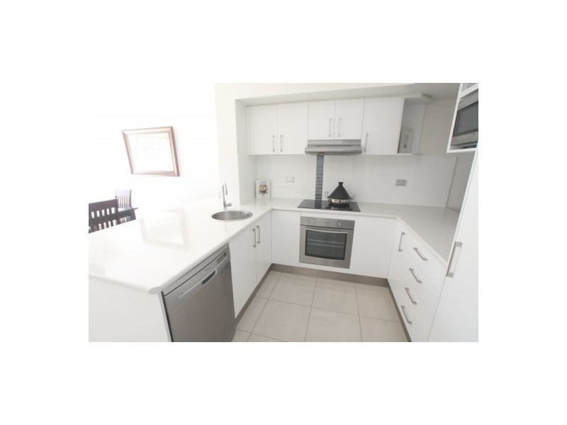 7/18 Tallebudgera Creek Road, Burleigh Heads QLD 4220