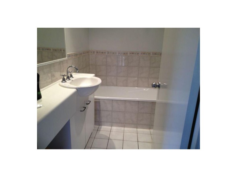 5/18 Tallebudgera Creek Road, Burleigh Heads QLD 4220