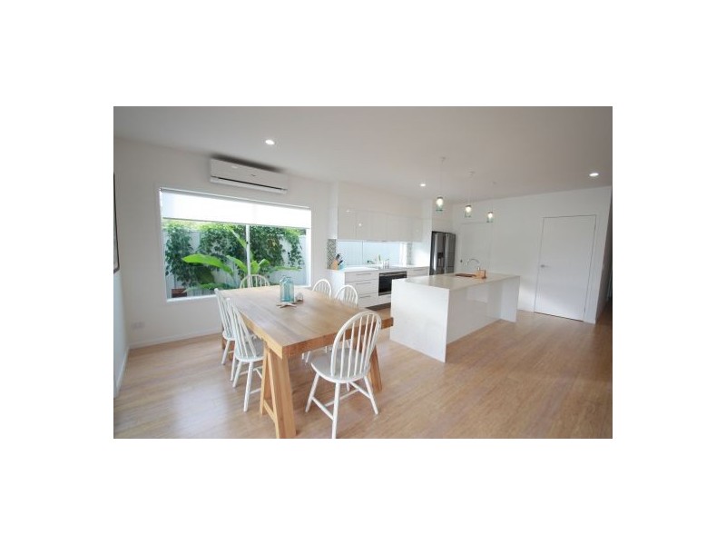 70 Albion Avenue, Miami QLD 4220
