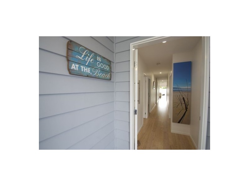 70 Albion Avenue, Miami QLD 4220