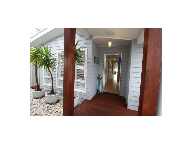 70 Albion Avenue, Miami QLD 4220