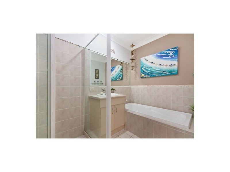 1/4 Carrisa Court, Currumbin Waters QLD 4223