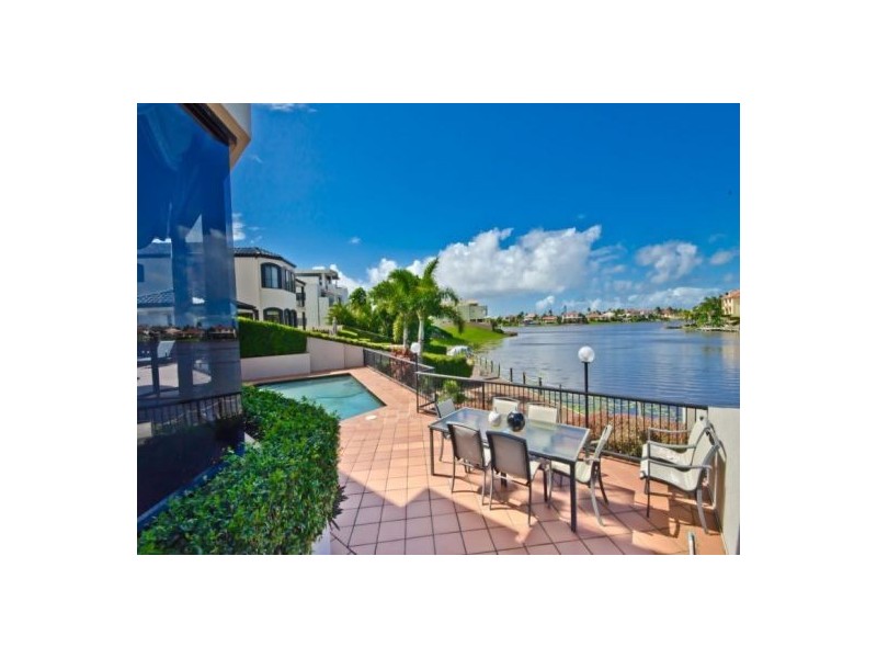 31 Istana View, Clear Island Waters QLD 4226