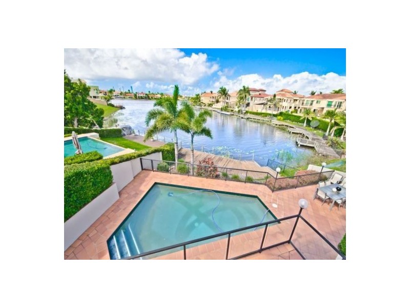 31 Istana View, Clear Island Waters QLD 4226