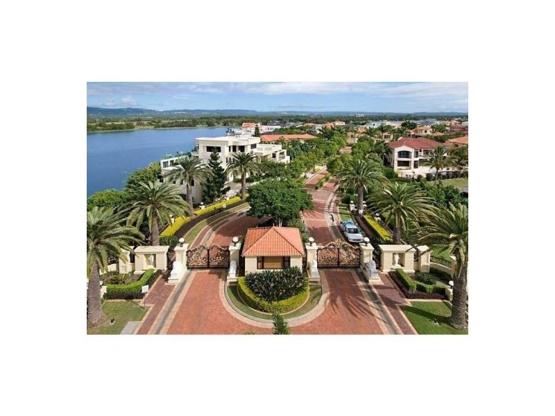 31 Istana View, Clear Island Waters QLD 4226