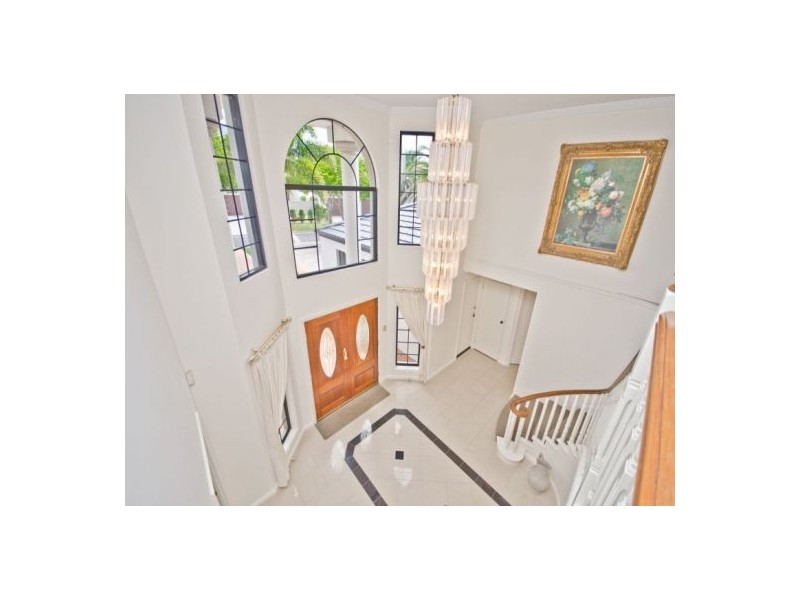 31 Istana View, Clear Island Waters QLD 4226