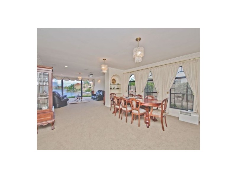 31 Istana View, Clear Island Waters QLD 4226