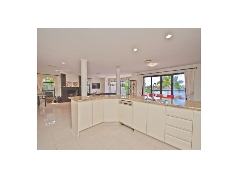 31 Istana View, Clear Island Waters QLD 4226