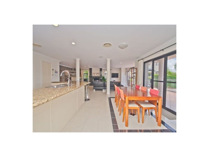 31 Istana View, Clear Island Waters QLD 4226