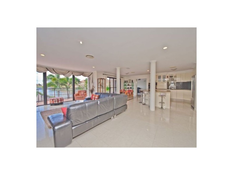 31 Istana View, Clear Island Waters QLD 4226