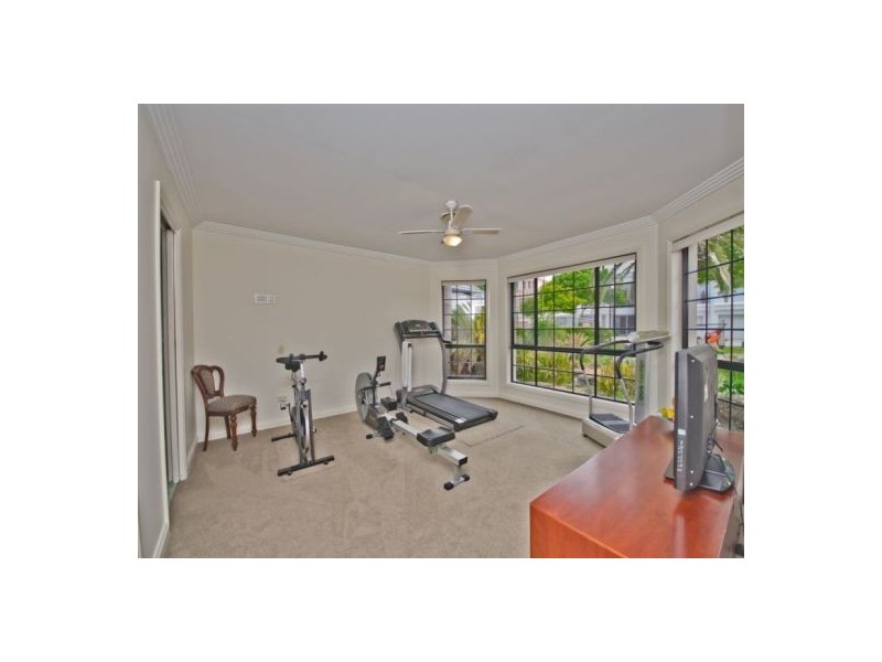 31 Istana View, Clear Island Waters QLD 4226