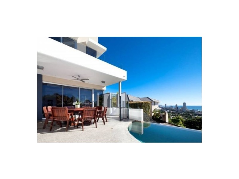 37 West Street, Burleigh Heads QLD 4220