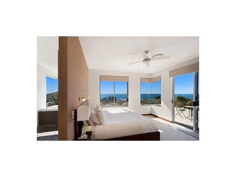 37 West Street, Burleigh Heads QLD 4220