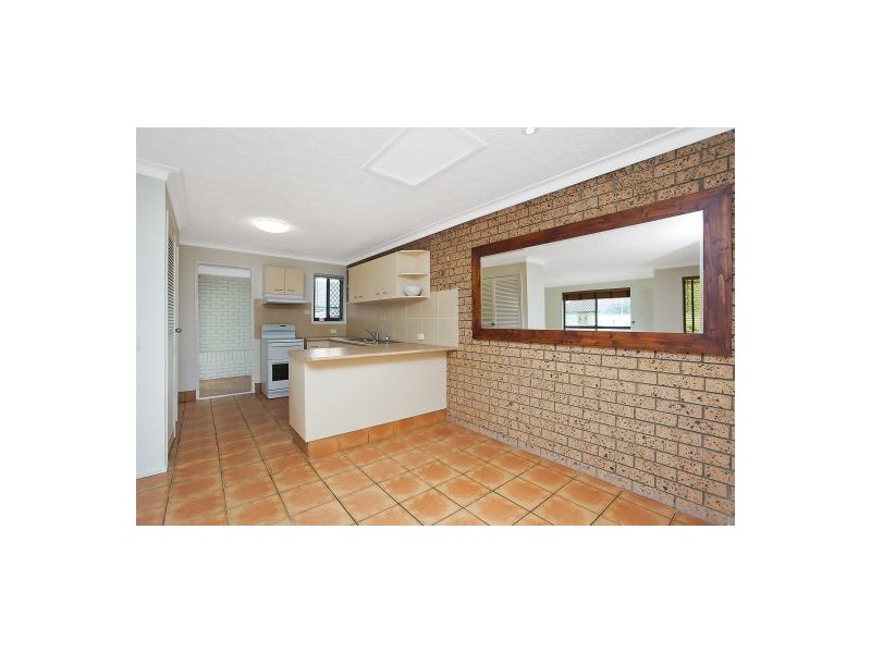 1/8 Hillstar Avenue, Burleigh Waters QLD 4220