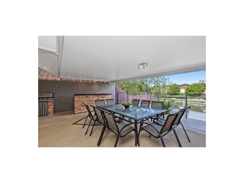 20 Lakes Circuit, Burleigh Waters QLD 4220