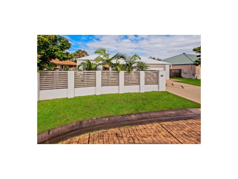 20 Lakes Circuit, Burleigh Waters QLD 4220