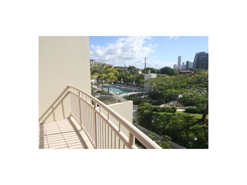 52/4 Park Avenue, Burleigh Heads QLD 4220