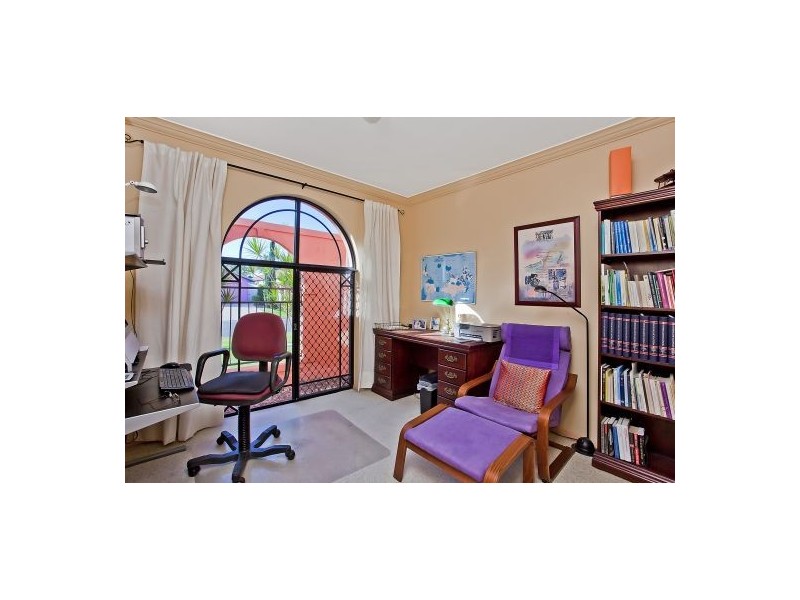 3 Gannet Street, Burleigh Waters QLD 4220