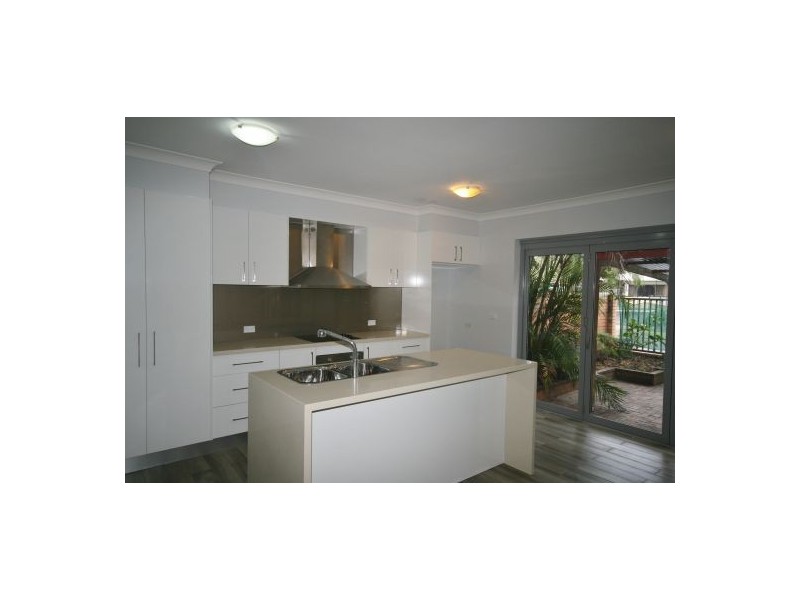 29b Acanthus Avenue, Burleigh Heads QLD 4220