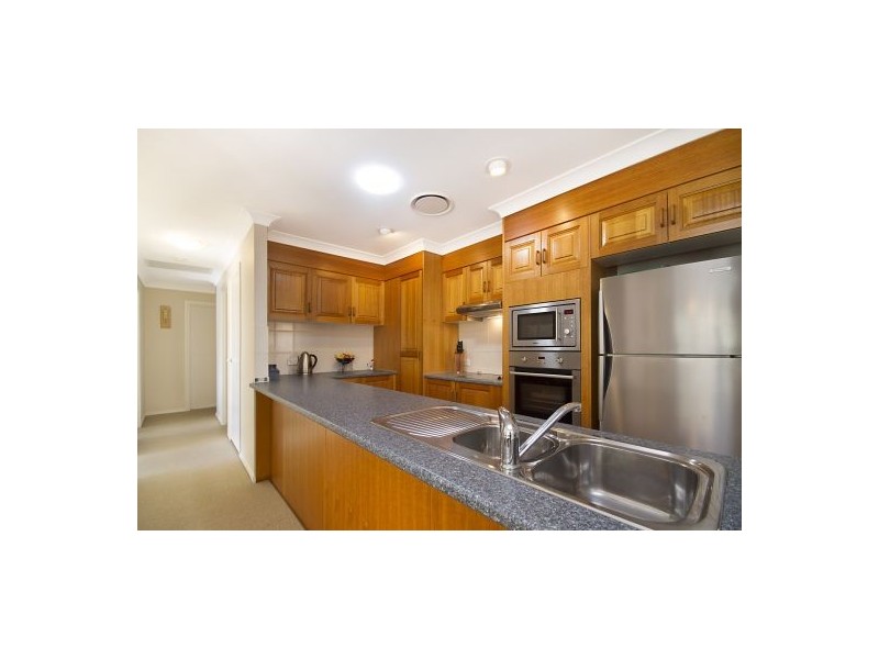 11 Oriole Court, Burleigh Waters QLD 4220