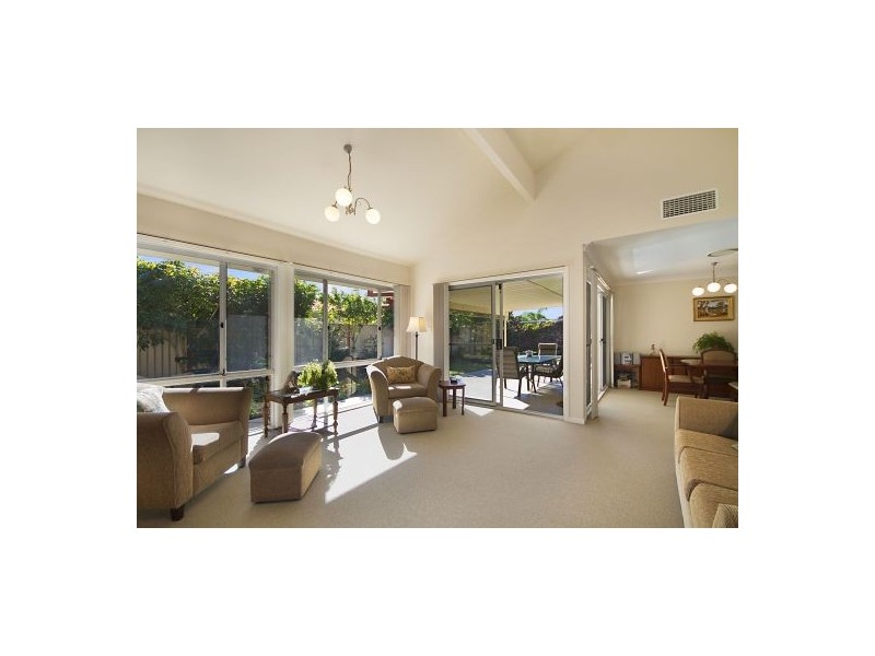 11 Oriole Court, Burleigh Waters QLD 4220