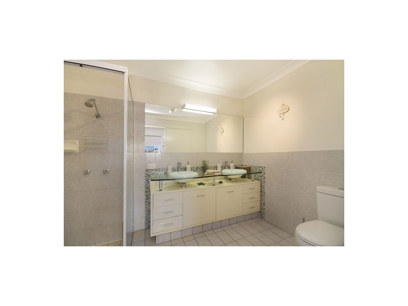 11 Oriole Court, Burleigh Waters QLD 4220