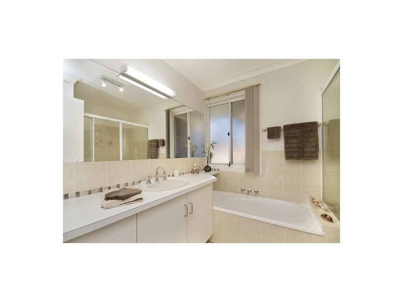 11 Oriole Court, Burleigh Waters QLD 4220