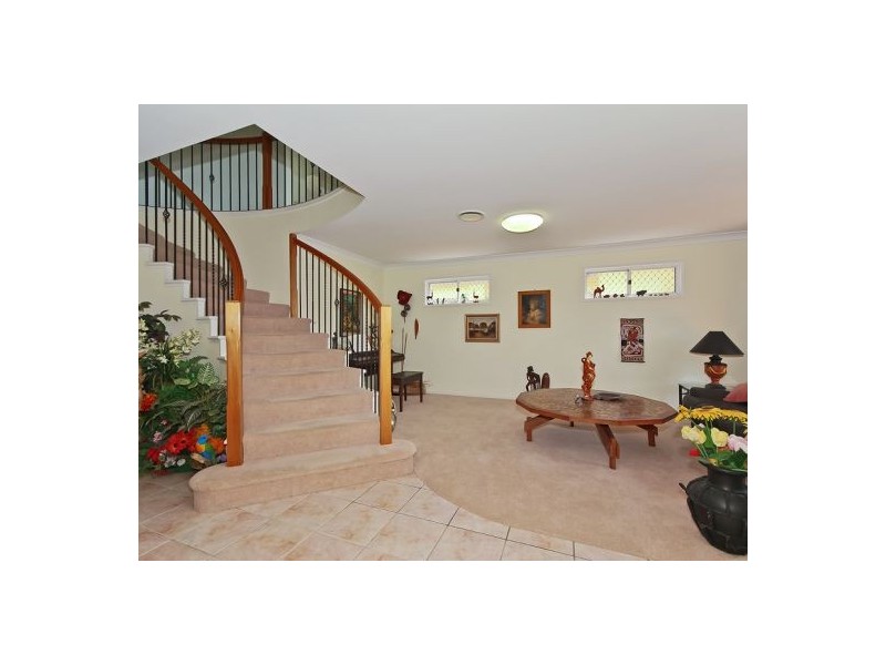 136 Dunlin Drive, Burleigh Waters QLD 4220